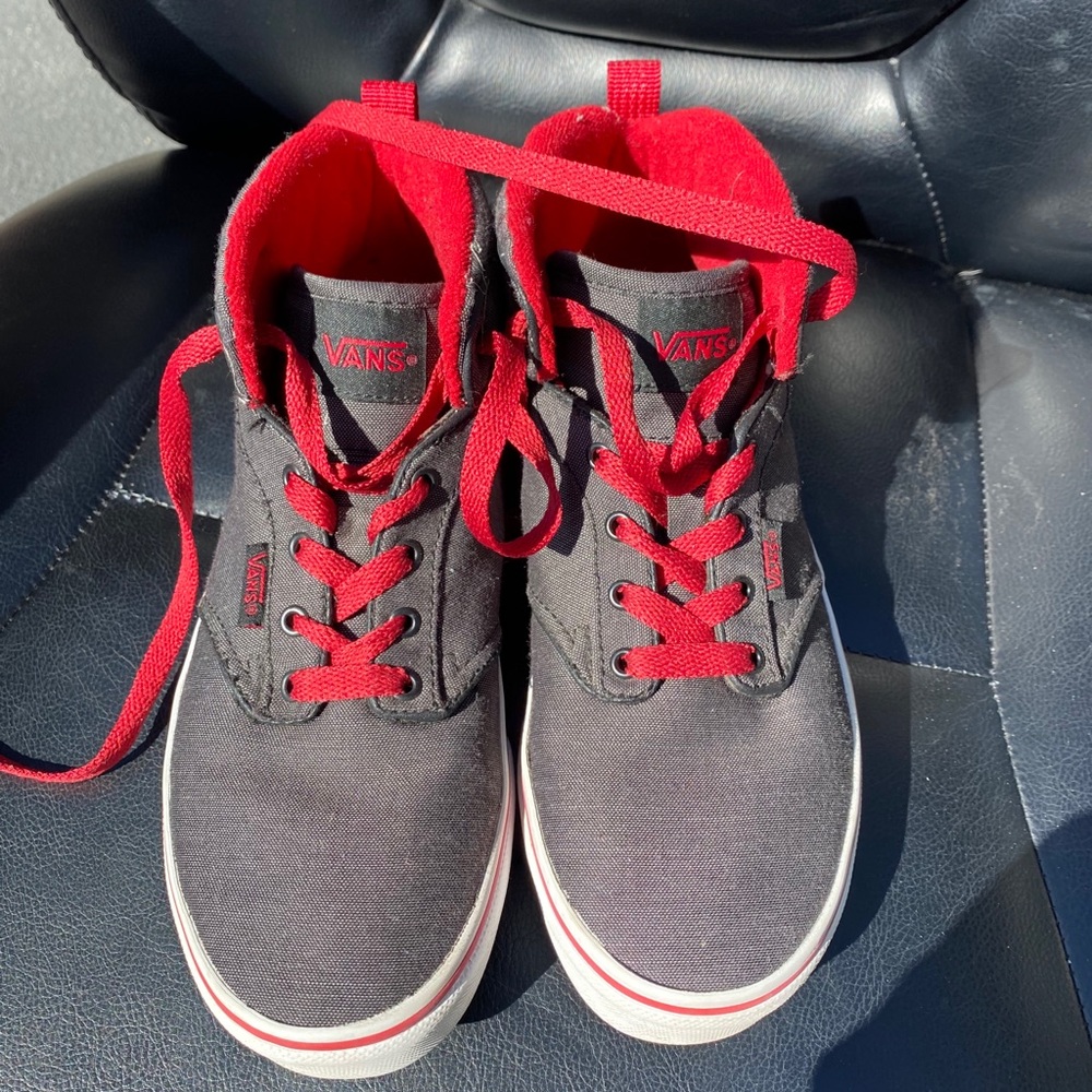 Vans Kids Mid top shoes Size 3.5